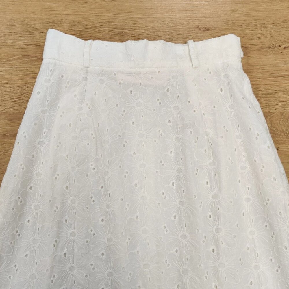 NEW FRNCH Petra Skirt White Floral Cotton Eyelet Belt Accent Button Front Small - Picture 8 of 11